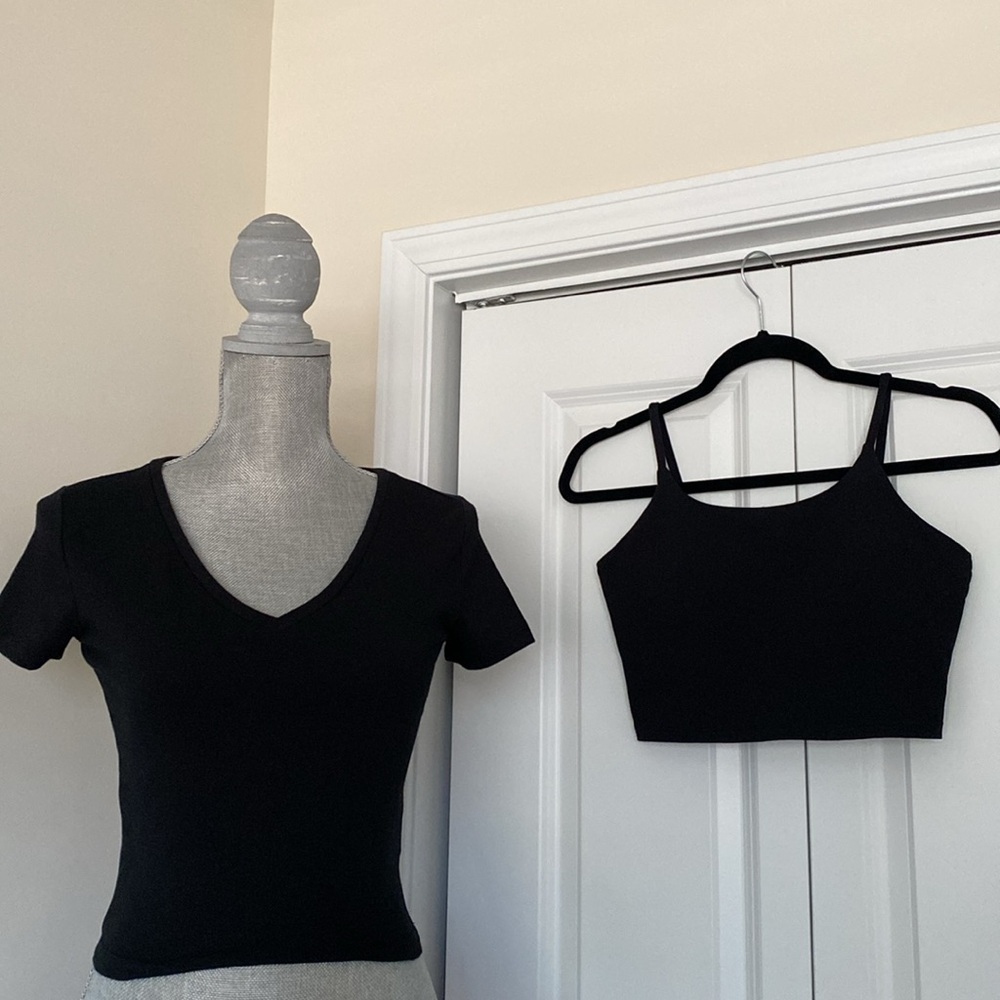Wild Fable Grunge V Neck Crop T-Shirt and Spaghetti Strap Crop Top Size Small
